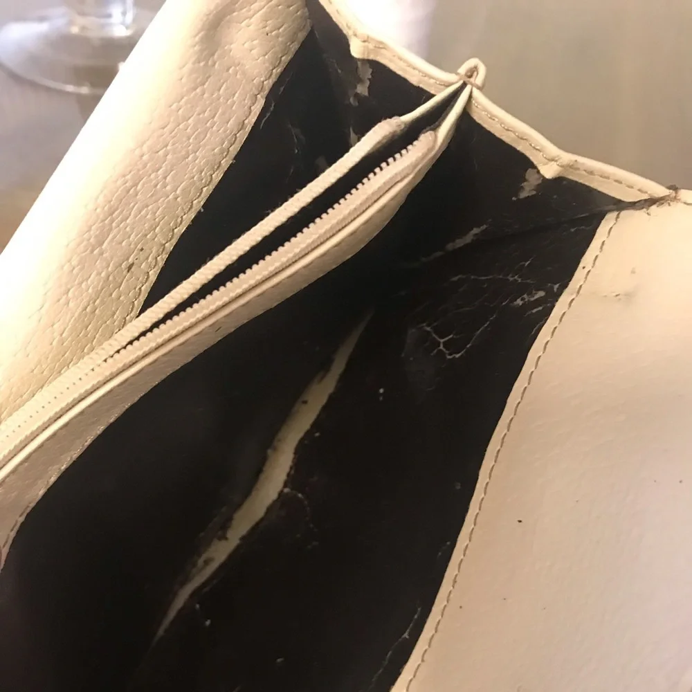 Authentic Gucci Bifold Wallet - Picture 15 of 16